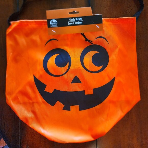 NWT Nylon Halloween Smiling Pumpkin Trick or Treat Candy Drawstring Bucket Bag - Picture 1 of 6
